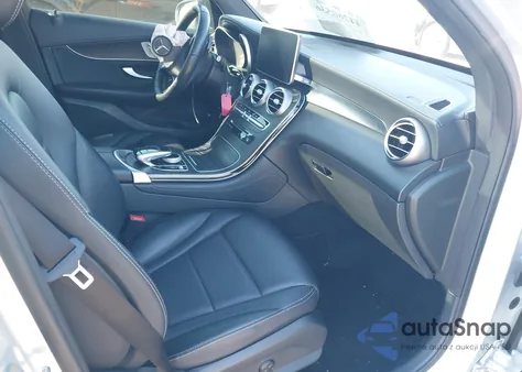 2017 Mercedes-Benz Glc 300 z USA, uszkodzony, nr VIN WDC0G4JB1HF187786